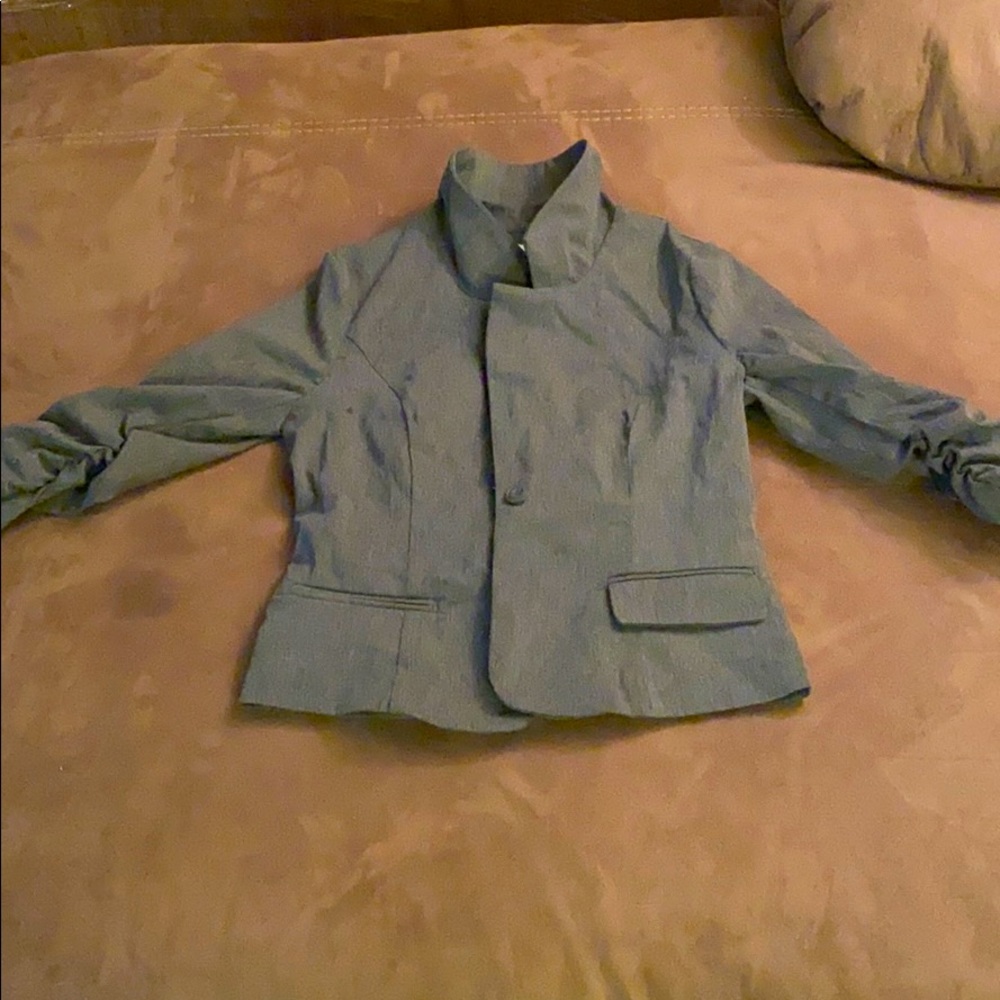 women’s gray suit jacket